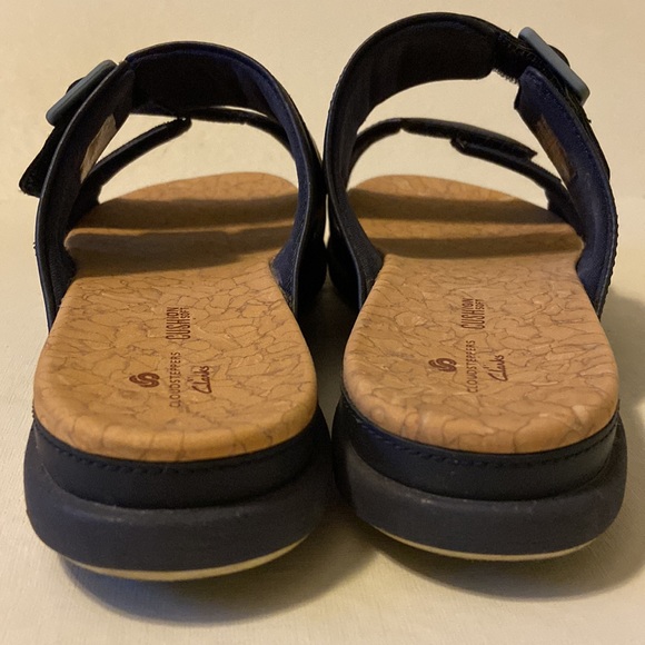 Clark’s Cloudsteppers cushion soft size 7.5. Double Velcro foot straps. - Picture 5 of 8